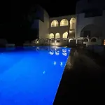 George Casa de hóspedes 4*