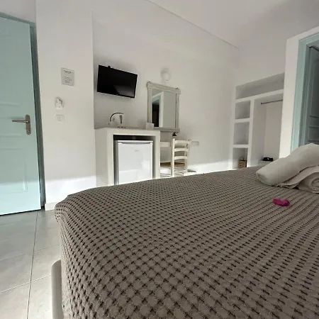 George 3* Karterados (Santorini)
