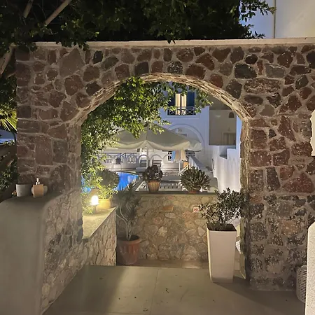 George 3* Karterados (Santorini)