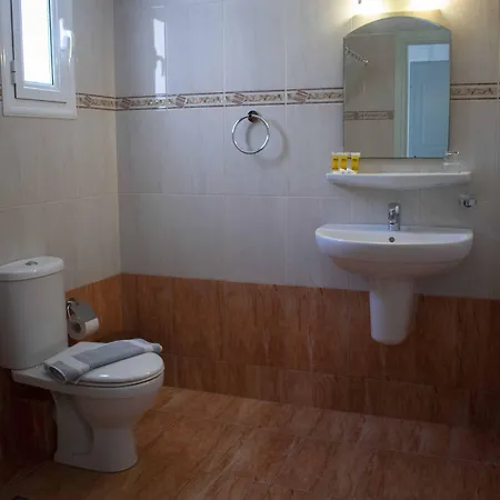 George 4* Karterados (Santorini)