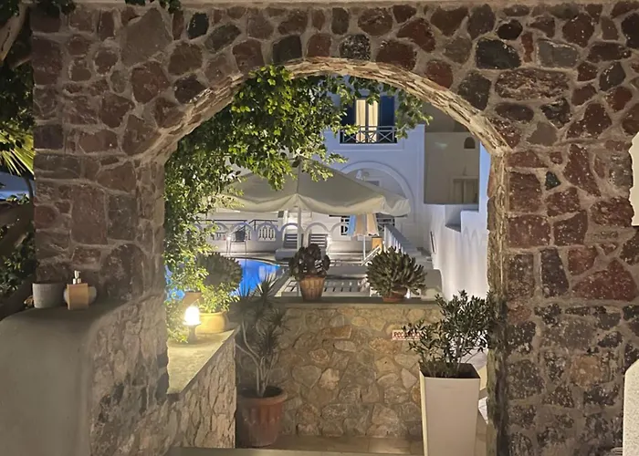 George 4* Karterados (Santorini)