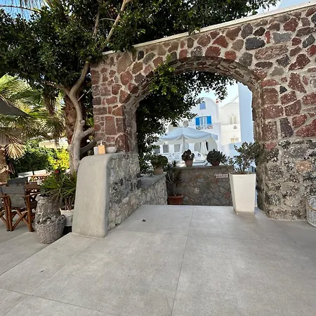 George Gasthuis Karterados (Santorini)