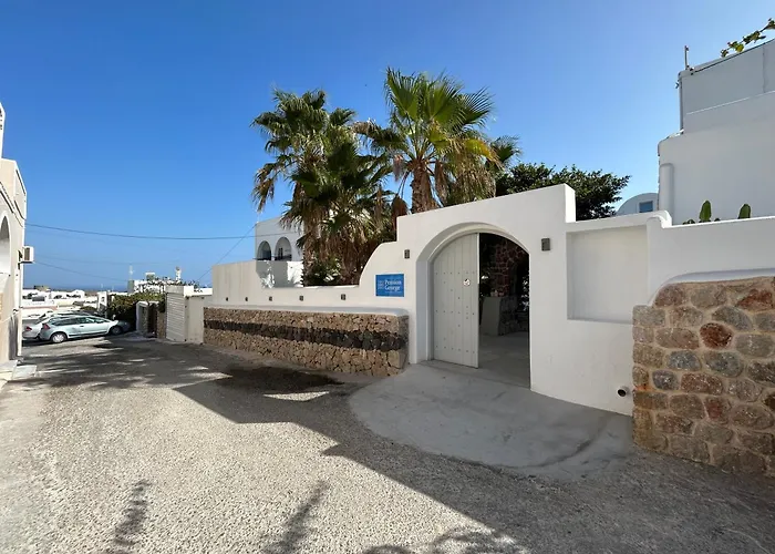 George Casa de hóspedes Karterádos